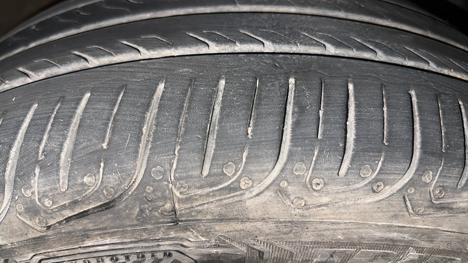 Used 2023 Honda City V Petrol MT Petrol Manual tyres RIGHT FRONT TYRE TREAD VIEW