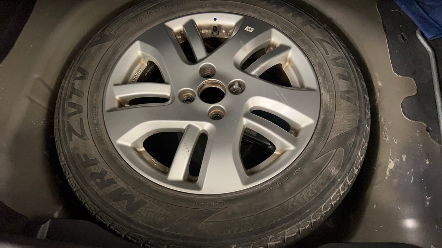 Used 2013 Maruti Suzuki Swift Dzire ZXI Petrol Manual tyres SPARE TYRE VIEW