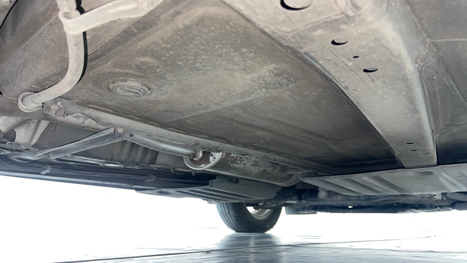 Used 2022 Maruti Suzuki Swift ZXi Petrol Manual extra REAR RIGHT UNDERBODY VIEW