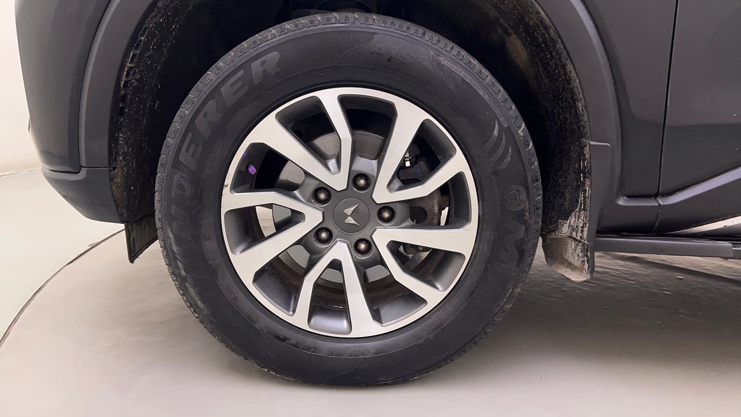 Used 2022 Mahindra Scorpio N Z8 L Petrol AT 7 STR Petrol Automatic tyres LEFT FRONT TYRE RIM VIEW