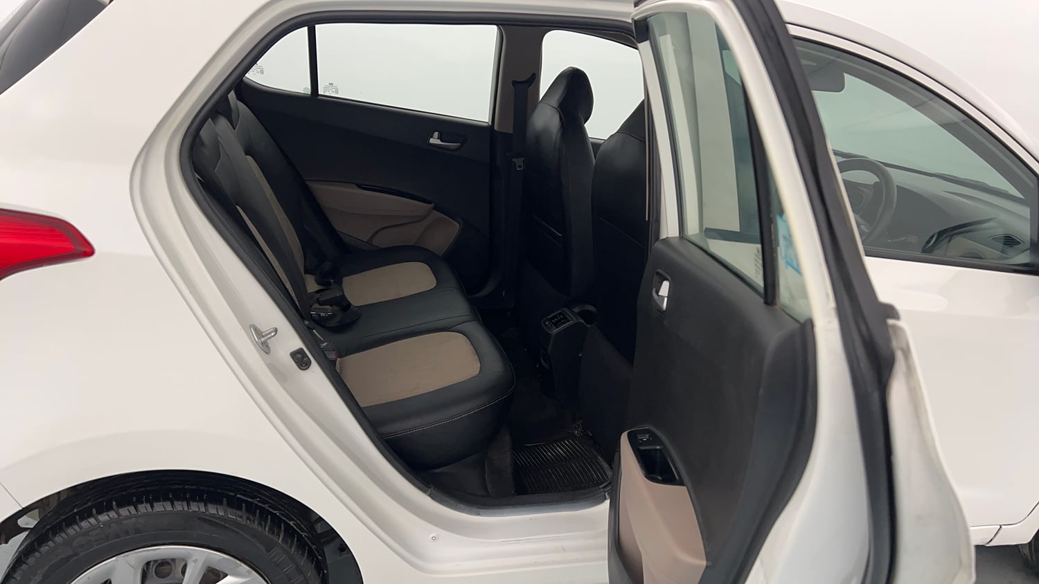 Used 2018 Hyundai Grand i10 Sportz 1.2 Kappa VTVT Petrol Manual interior RIGHT SIDE REAR DOOR CABIN VIEW