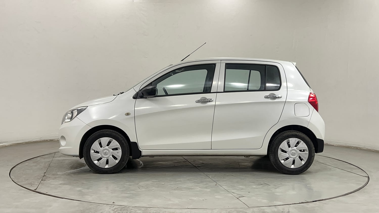 Used 2015 Maruti Suzuki Celerio VXi AMT Petrol Automatic exterior LEFT SIDE VIEW