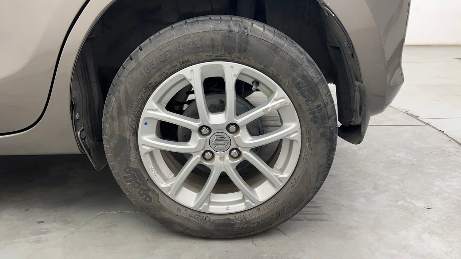 Used 2022 Maruti Suzuki Swift ZXi Petrol Manual tyres LEFT REAR TYRE RIM VIEW