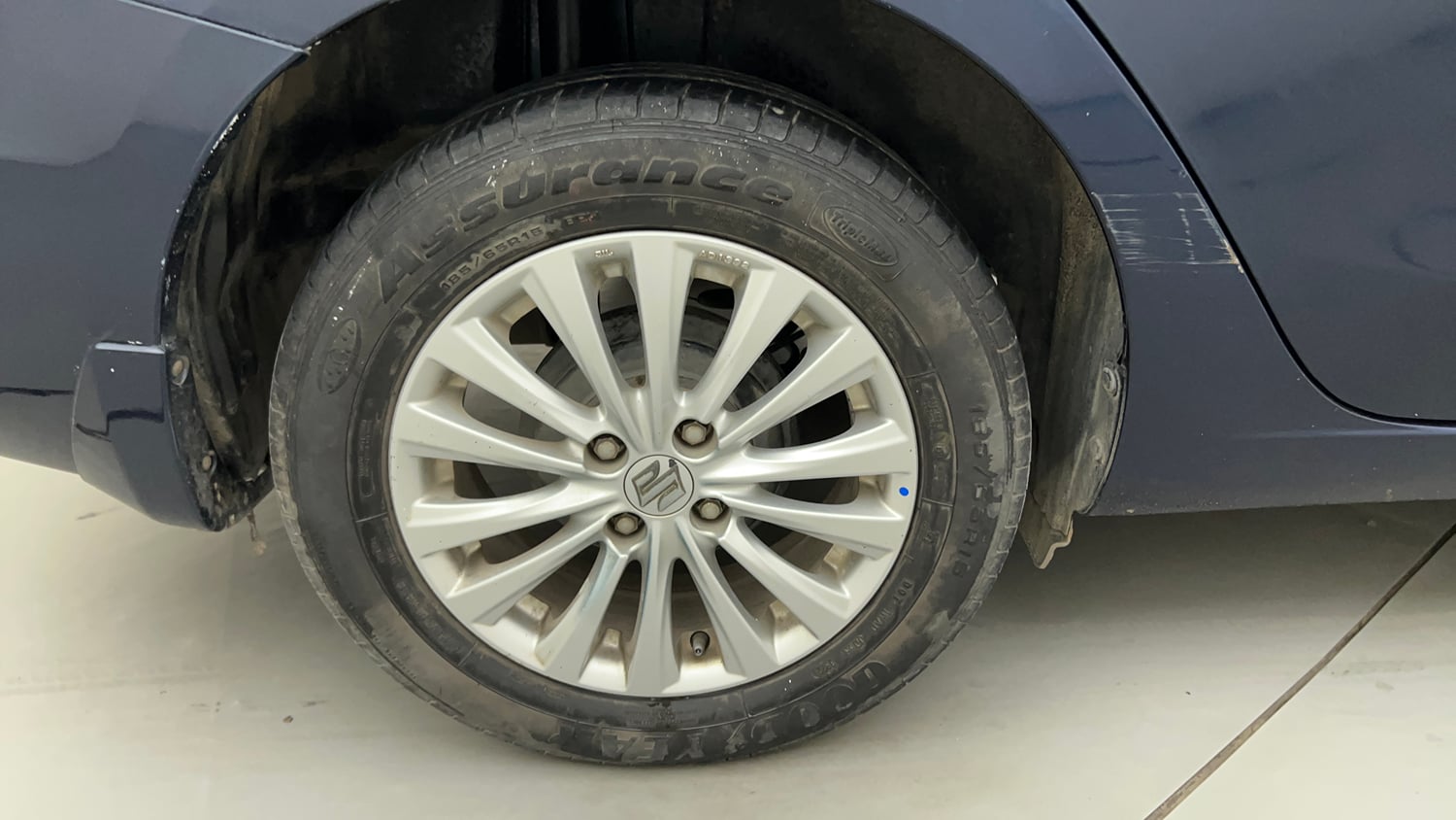 Used 2022 Maruti Suzuki Ciaz Zeta 1.5 Petrol Manual tyres RIGHT REAR TYRE RIM VIEW