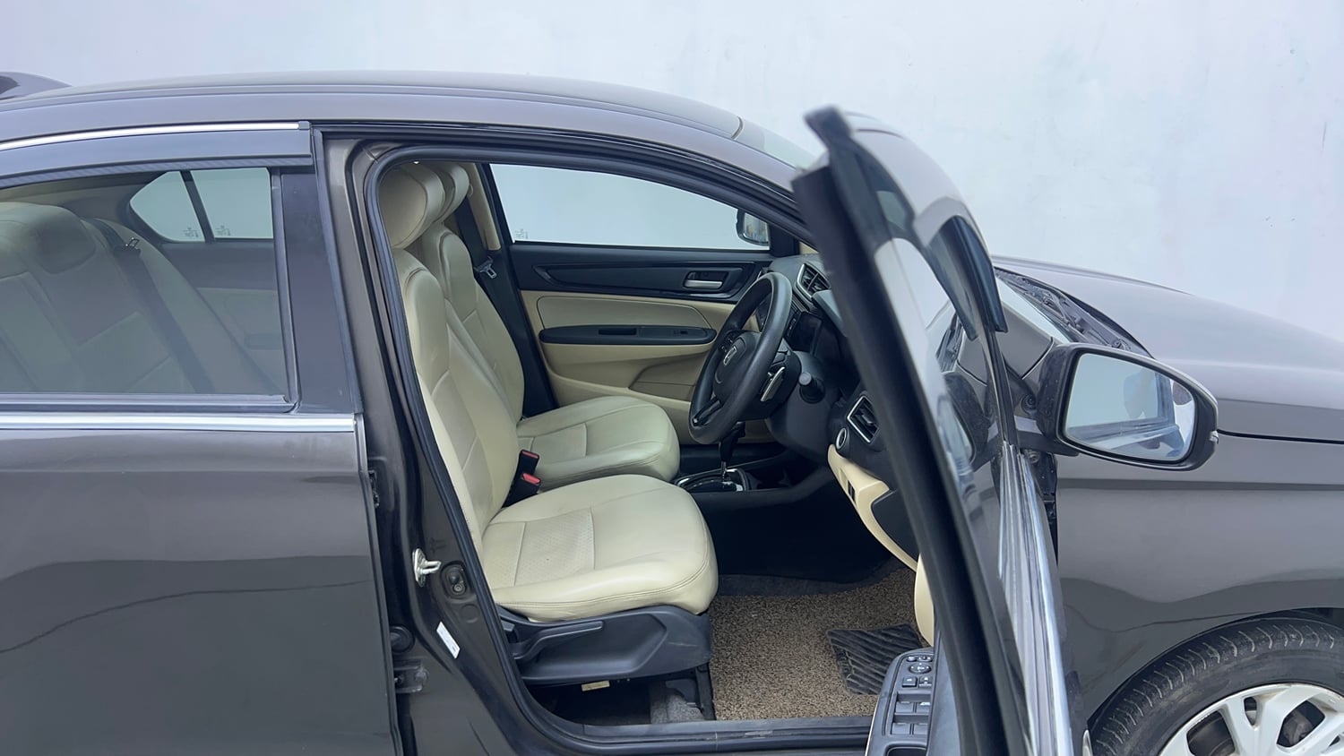 Used 2019 Honda Amaze 1.2 V CVT Petrol Petrol Automatic interior RIGHT SIDE FRONT DOOR CABIN VIEW