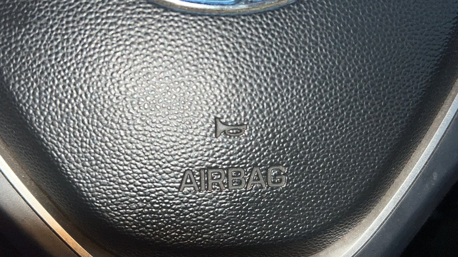 Used 2015 Hyundai Elite i20 Asta 1.2 Petrol Manual top_features Airbags
