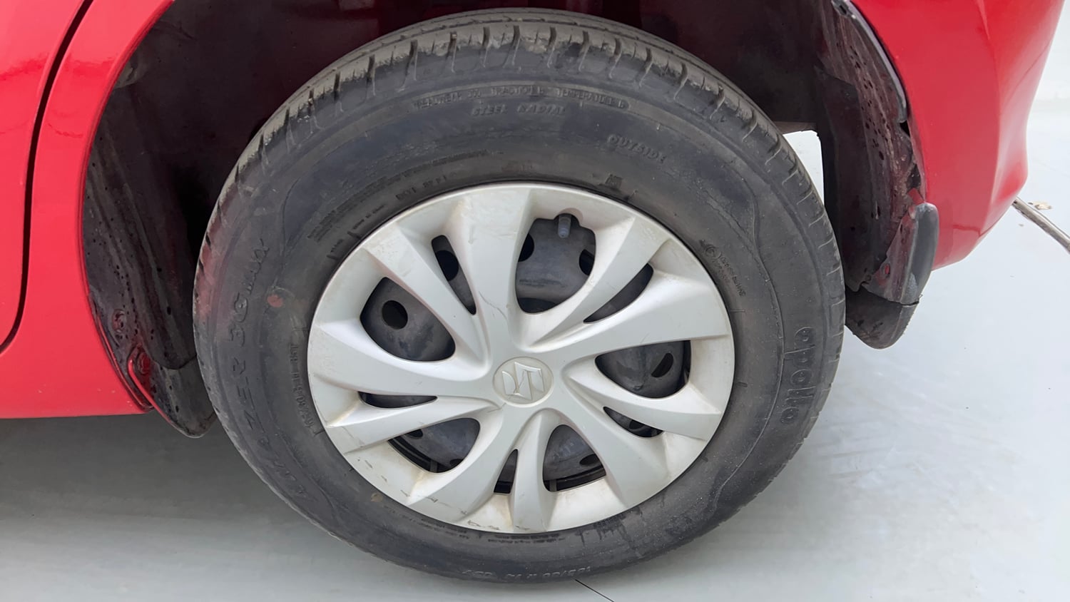 Used 2019 Maruti Suzuki Swift VXi AMT Petrol Automatic tyres LEFT REAR TYRE RIM VIEW