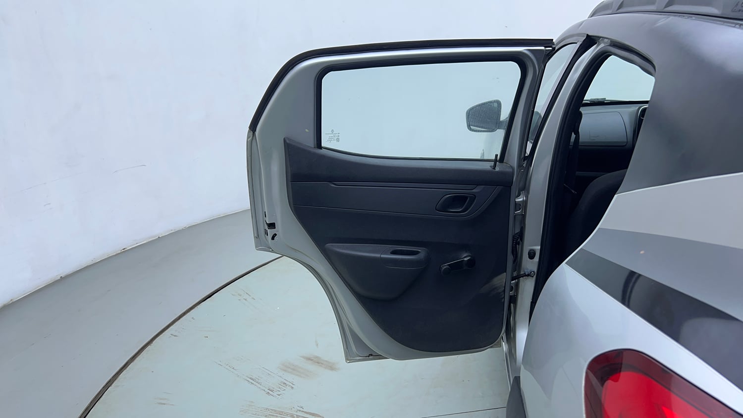 Used 2016 Renault Kwid 1.0 RXT Petrol Manual interior LEFT REAR DOOR OPEN VIEW