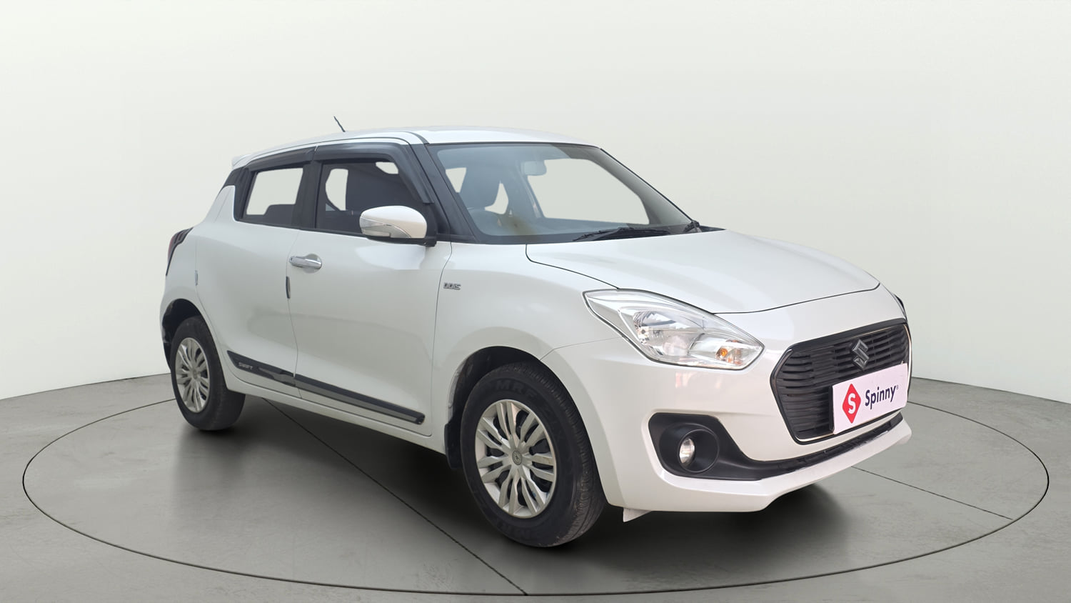 Used 2018 Maruti Suzuki Swift VDi Diesel Manual exterior RIGHT FRONT CORNER VIEW