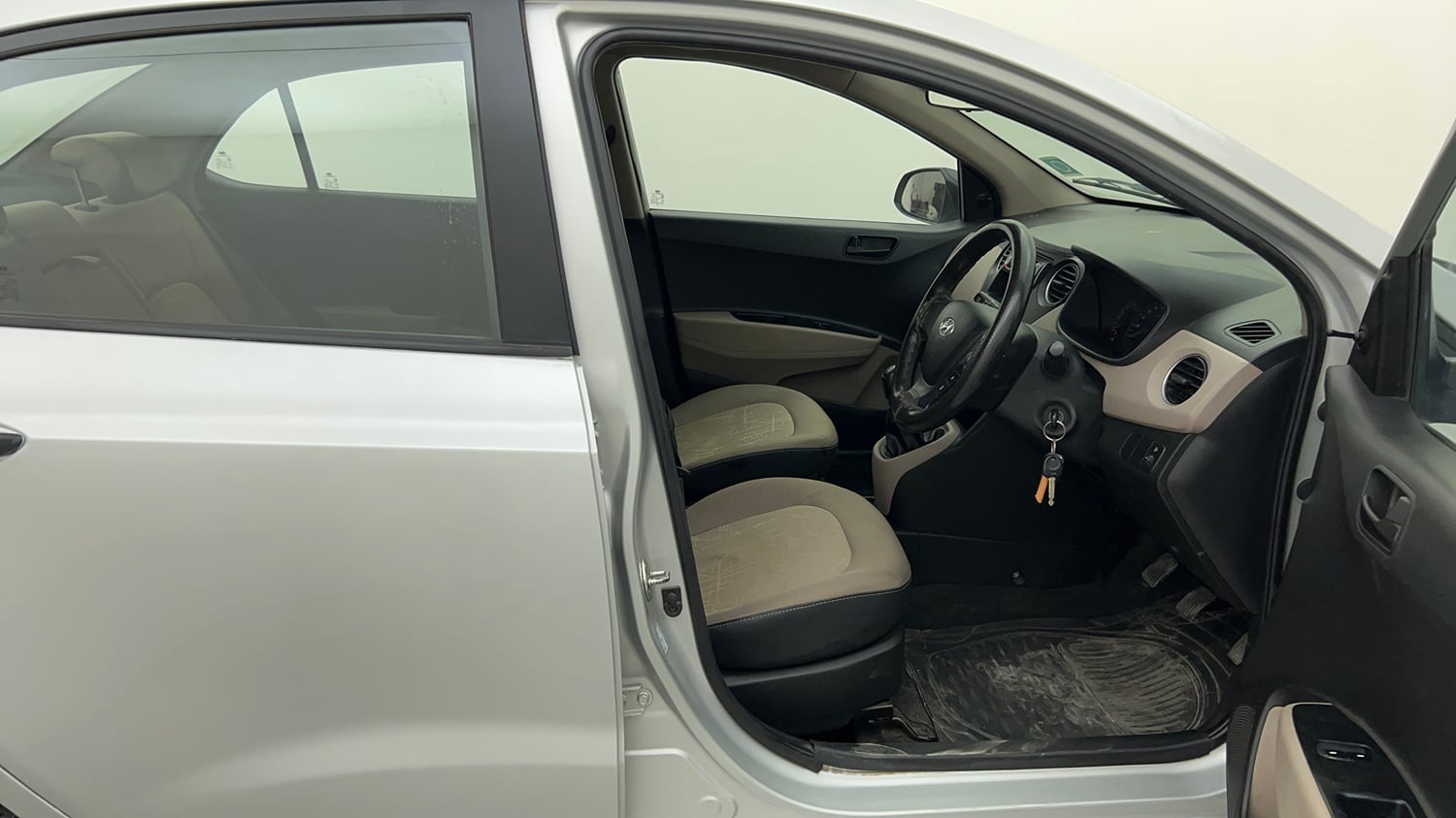 Used 2014 Hyundai Xcent Base 1.2 Petrol Manual interior RIGHT SIDE FRONT DOOR CABIN VIEW