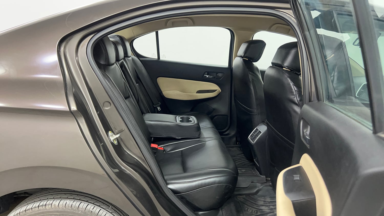 Used 2020 Honda City V Petrol Petrol Manual interior RIGHT SIDE REAR DOOR CABIN VIEW