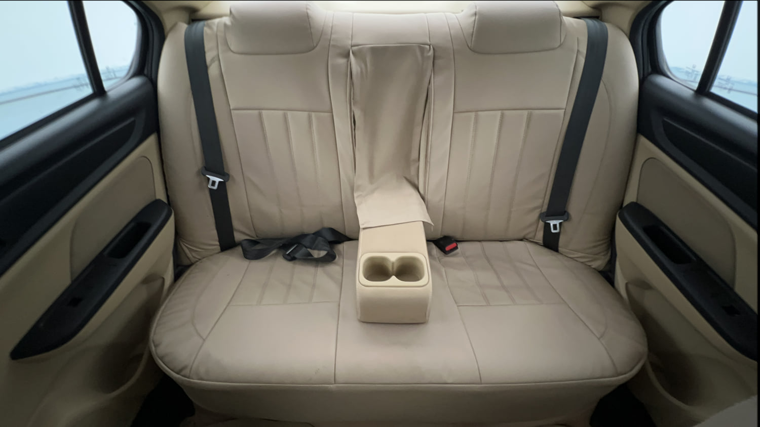Used 2023 Honda Amaze VX 1.2 Petrol MT Petrol Manual interior REAR SEAT CONDITION VIEW