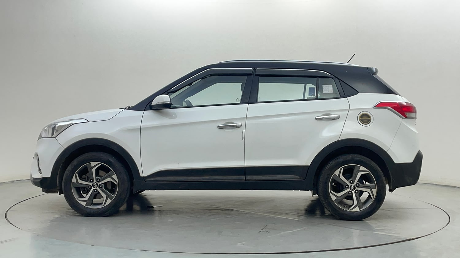 Used 2018 Hyundai Creta E Plus 1.6 Petrol Petrol Manual exterior LEFT SIDE VIEW