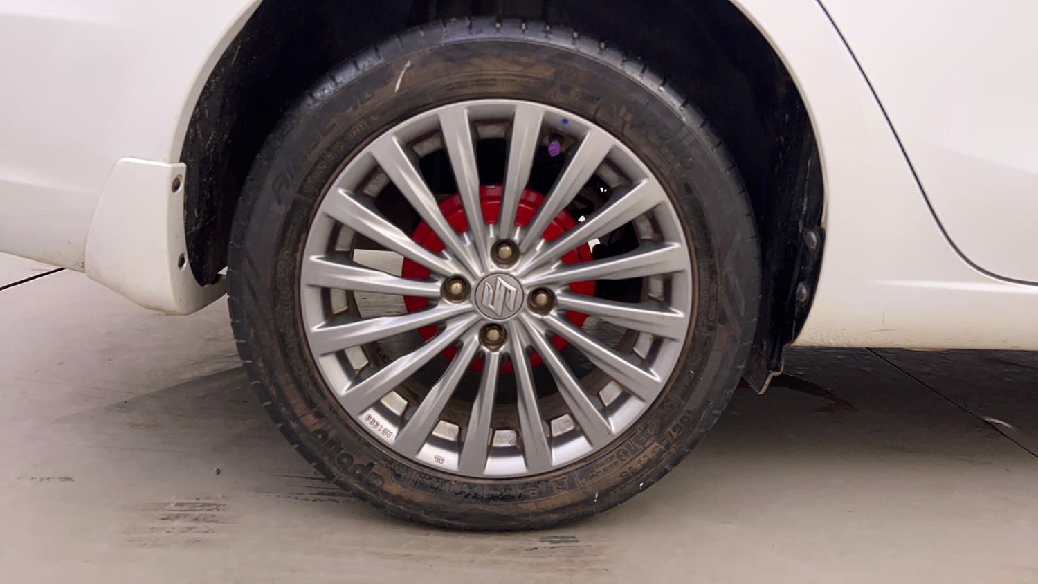 Used 2016 Maruti Suzuki Ciaz ZXI+ Petrol Manual tyres RIGHT REAR TYRE RIM VIEW