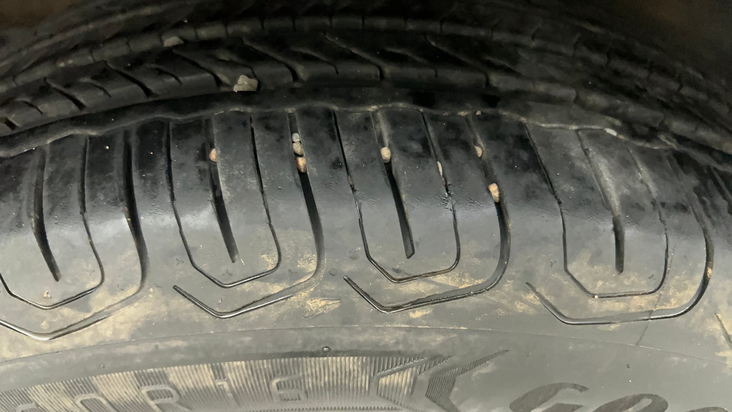 Used 2019 Hyundai Venue SX Plus 1.0 Turbo DCT Petrol Automatic tyres RIGHT REAR TYRE TREAD VIEW