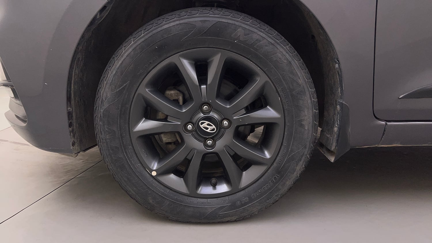 Used 2018 Hyundai Elite i20 Asta 1.2 Petrol Manual tyres LEFT FRONT TYRE RIM VIEW