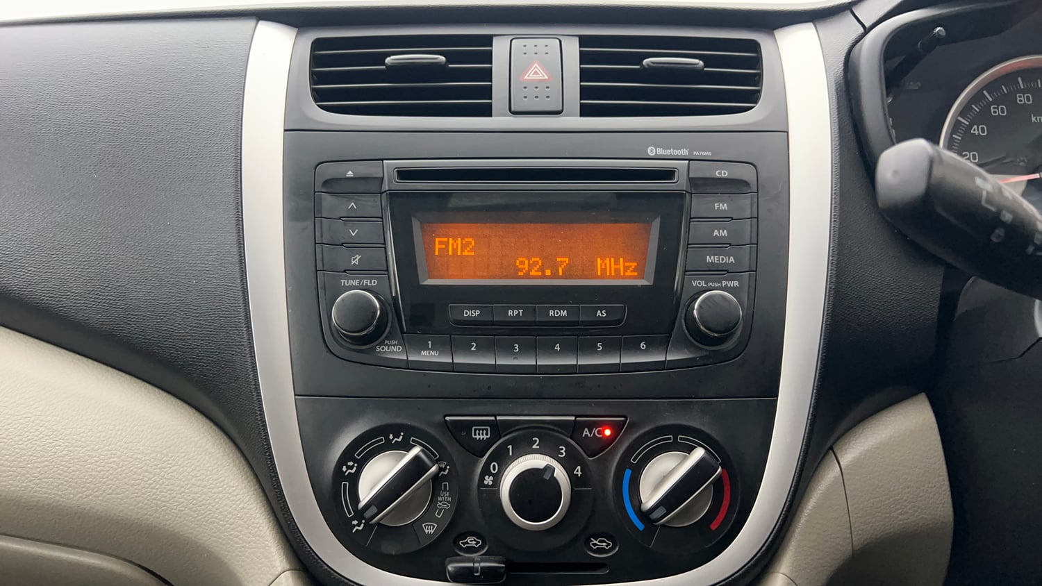 Used 2016 Maruti Suzuki Celerio ZXI (O) AMT Petrol Automatic interior MUSIC SYSTEM & AC CONTROL VIEW