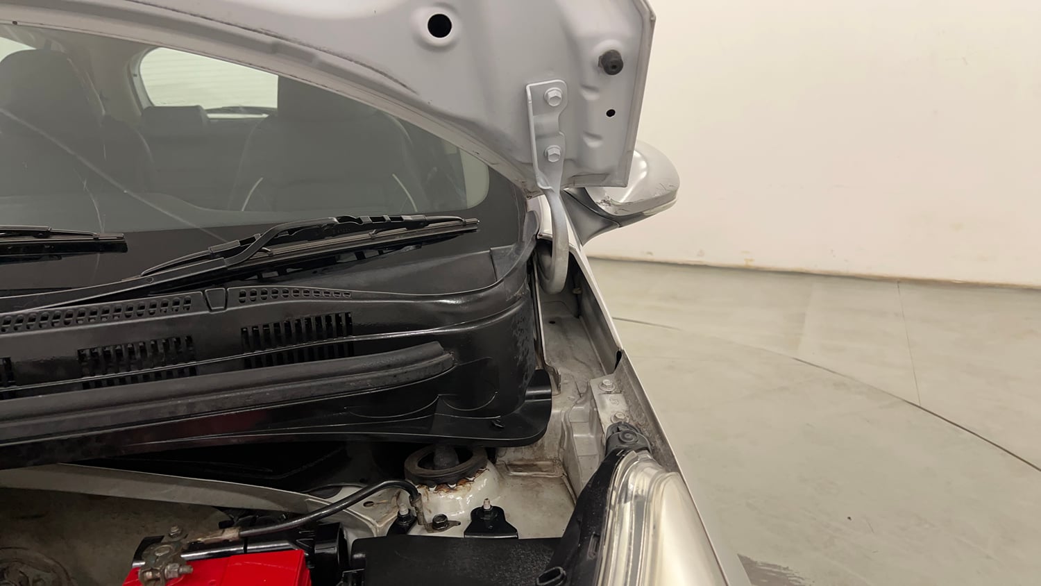 Used 2016 Hyundai Grand i10 Asta AT 1.2 Kappa VTVT Petrol Automatic engine ENGINE LEFT SIDE HINGE & APRON VIEW