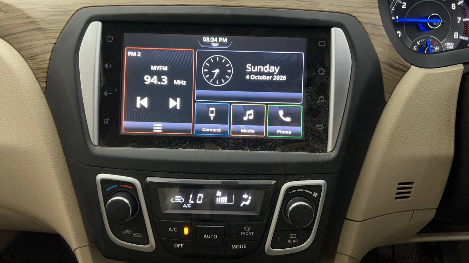 Used 2022 Maruti Suzuki Ciaz Zeta 1.5 Petrol Manual top_features Integrated (in-dash) music system