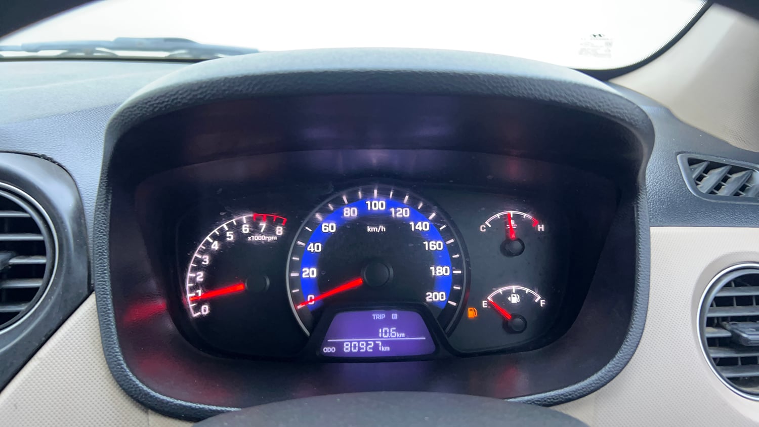 Used 2015 Hyundai Xcent SX 1.2 Petrol Manual interior CLUSTERMETER VIEW