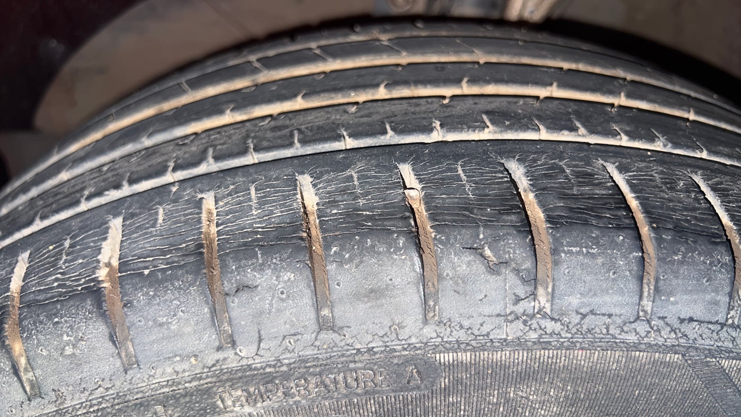 Used 2017 Maruti Suzuki Baleno Zeta 1.2 AT Petrol Automatic tyres LEFT FRONT TYRE TREAD VIEW
