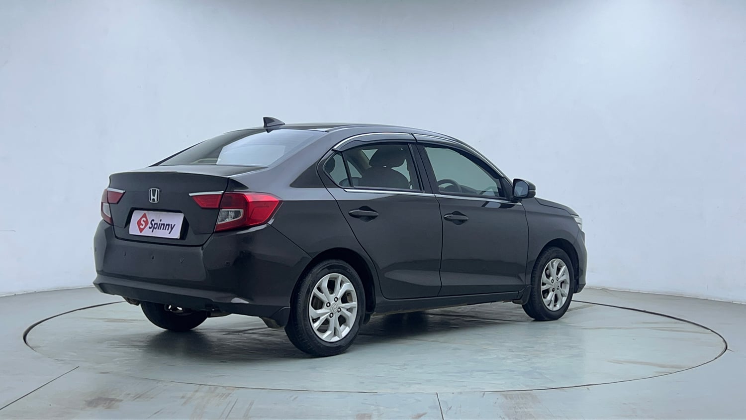 Used 2019 Honda Amaze 1.2 V CVT Petrol Petrol Automatic exterior RIGHT REAR CORNER VIEW