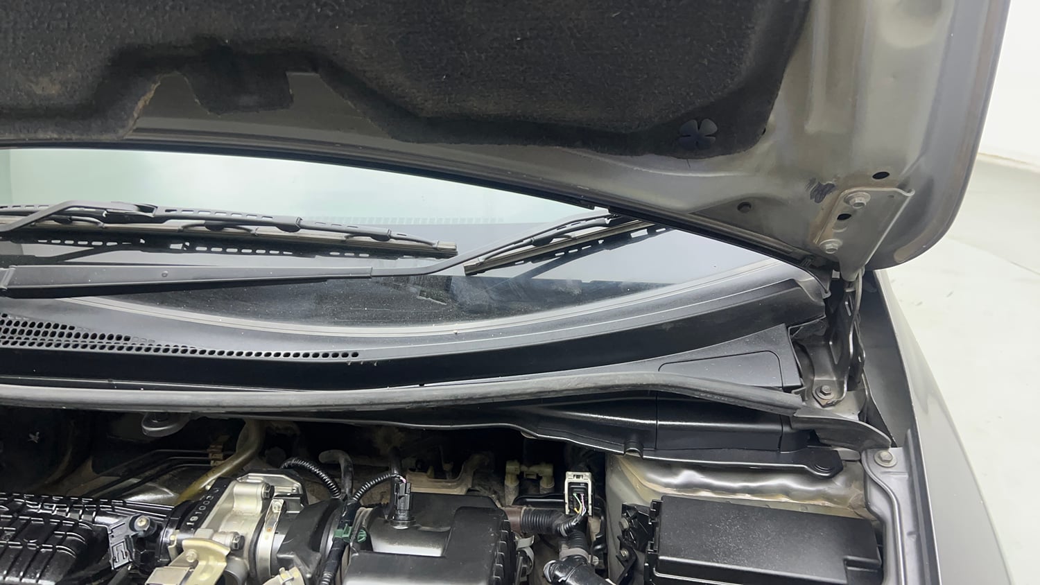 Used 2019 Honda Jazz VX CVT Petrol Petrol Automatic engine ENGINE LEFT SIDE HINGE & APRON VIEW