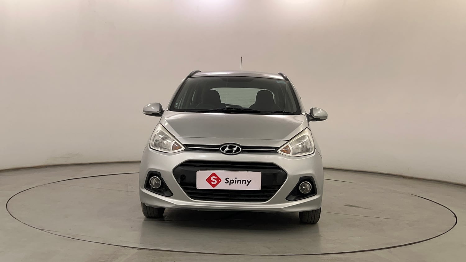 Used 2016 Hyundai Grand i10 Asta AT 1.2 Kappa VTVT Petrol Automatic exterior FRONT VIEW