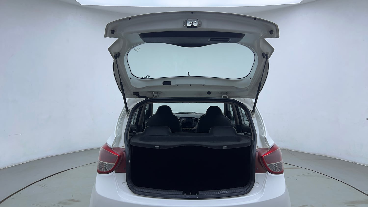 Used 2013 Hyundai Grand i10 Magna 1.2 Kappa VTVT Petrol Manual interior DICKY DOOR OPEN VIEW