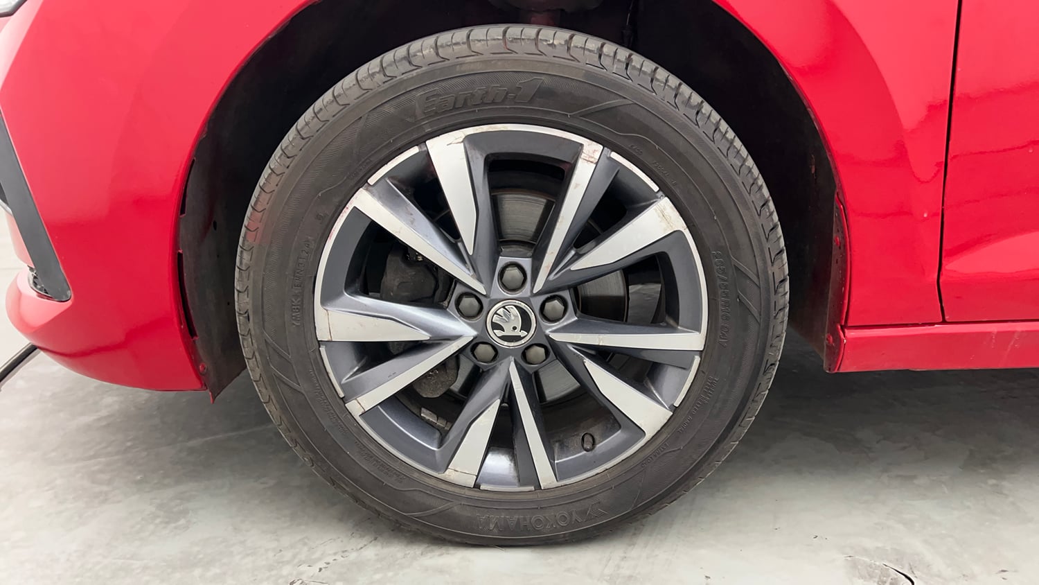 Used 2022 Skoda Slavia Style 1.0L TSI AT Petrol Automatic tyres LEFT FRONT TYRE RIM VIEW