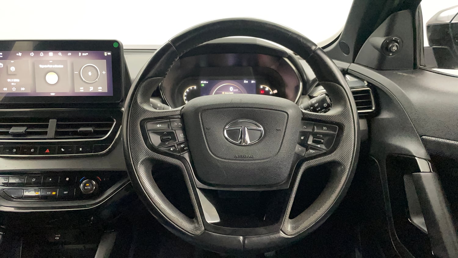 Used 2024 Tata Harrier XZA Plus (O) Dark Edition Diesel Automatic interior STEERING VIEW