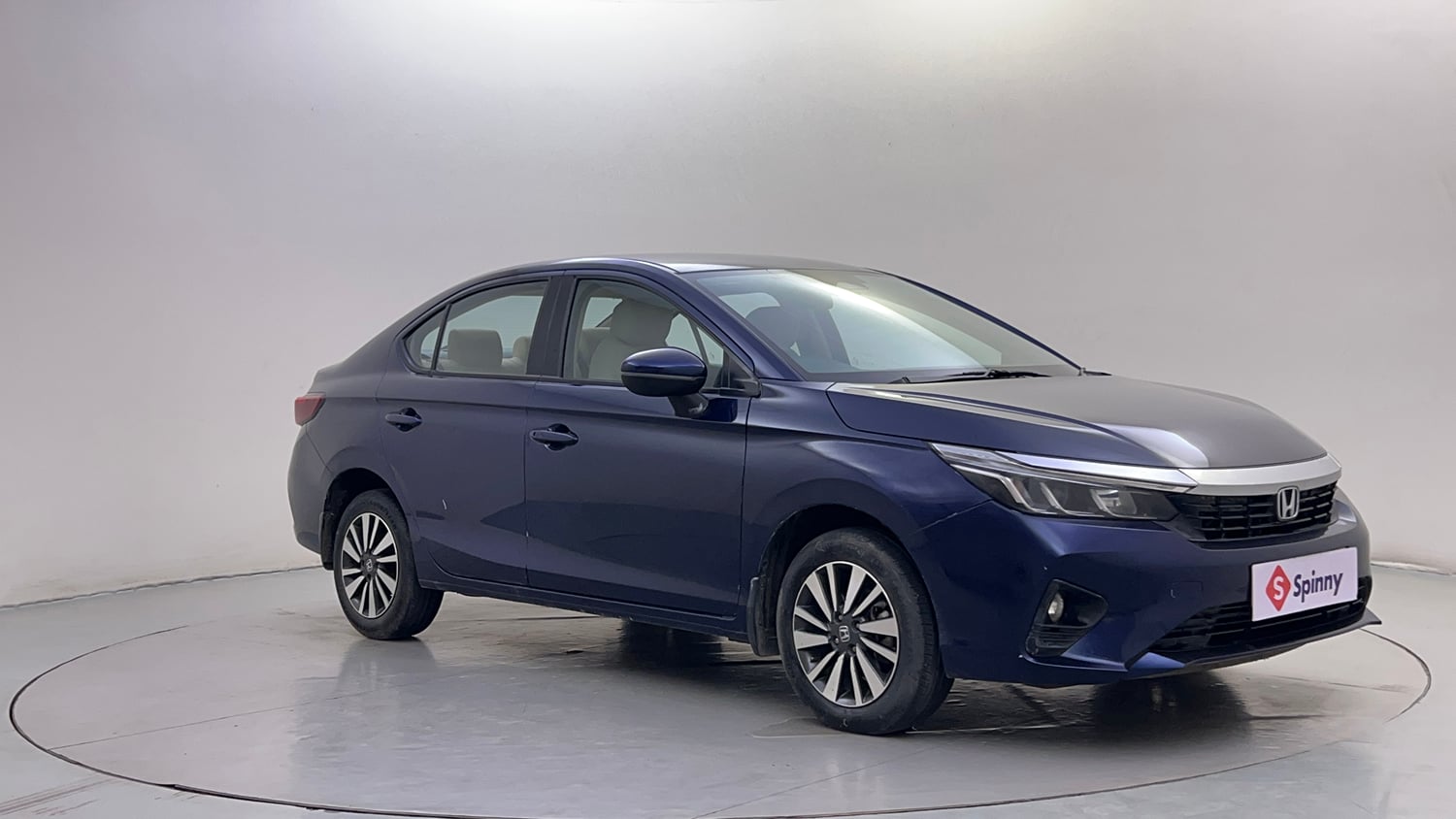 Used 2023 Honda City V Petrol MT Petrol Manual exterior RIGHT FRONT CORNER VIEW