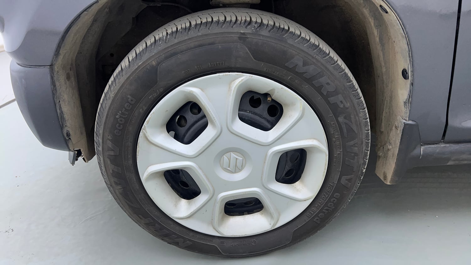 Used 2020 Maruti Suzuki S-Presso VXi Petrol Manual tyres LEFT FRONT TYRE RIM VIEW