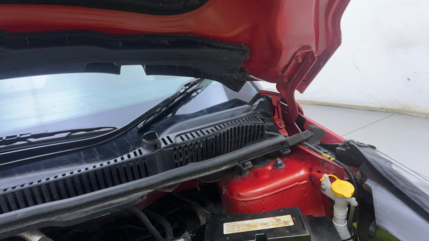 Used 2022 Tata Nexon XM (S) Diesel Diesel Manual engine ENGINE LEFT SIDE HINGE & APRON VIEW