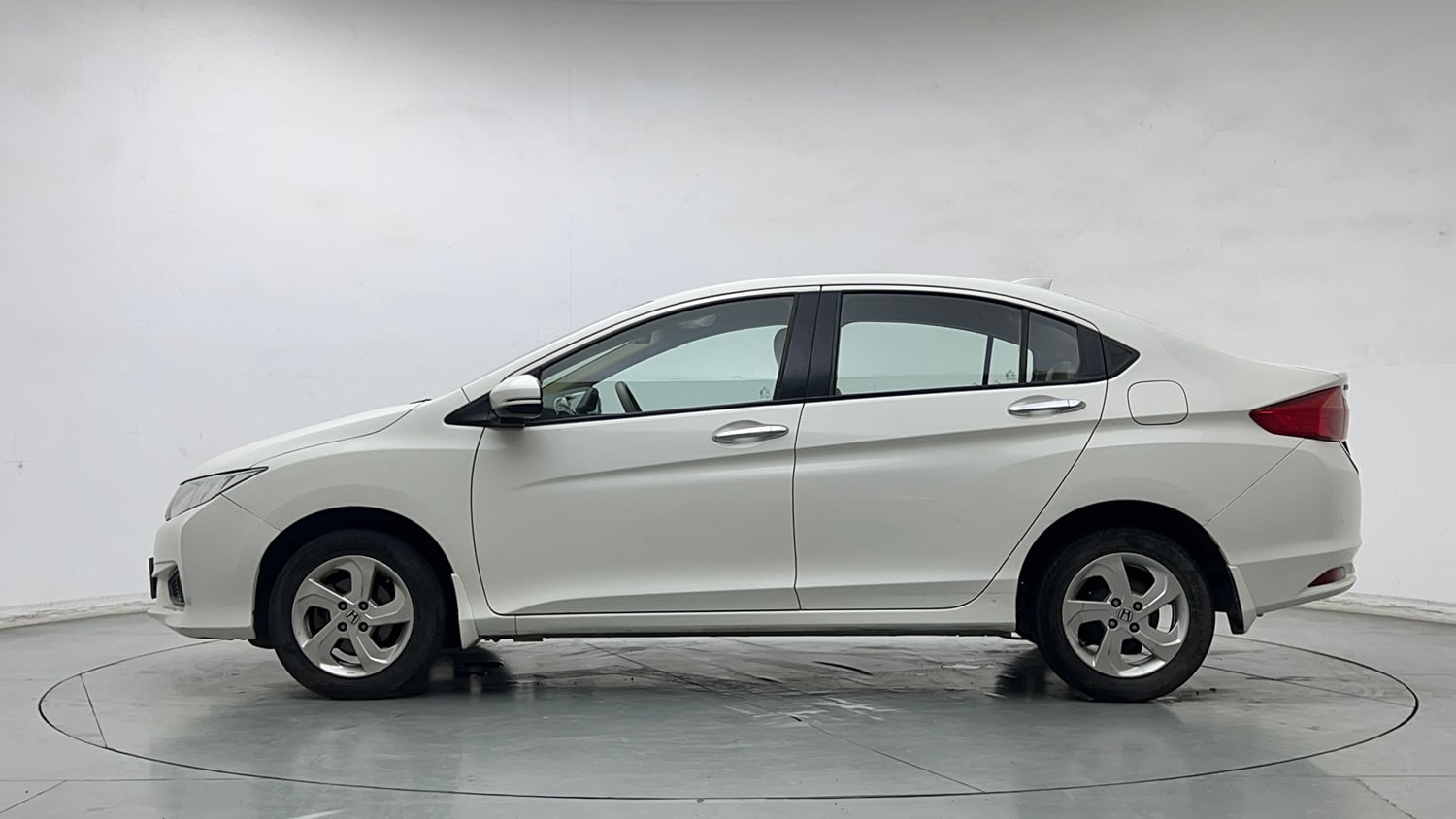 Used 2017 Honda City V Petrol Manual exterior LEFT SIDE VIEW