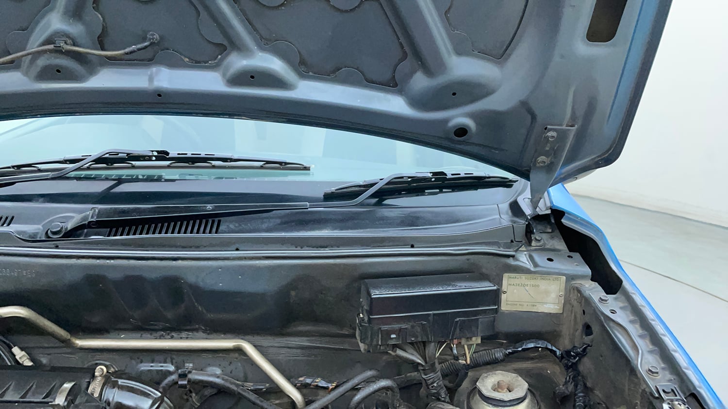 Used 2016 Maruti Suzuki Alto K10 VXi AMT Petrol Automatic engine ENGINE LEFT SIDE HINGE & APRON VIEW