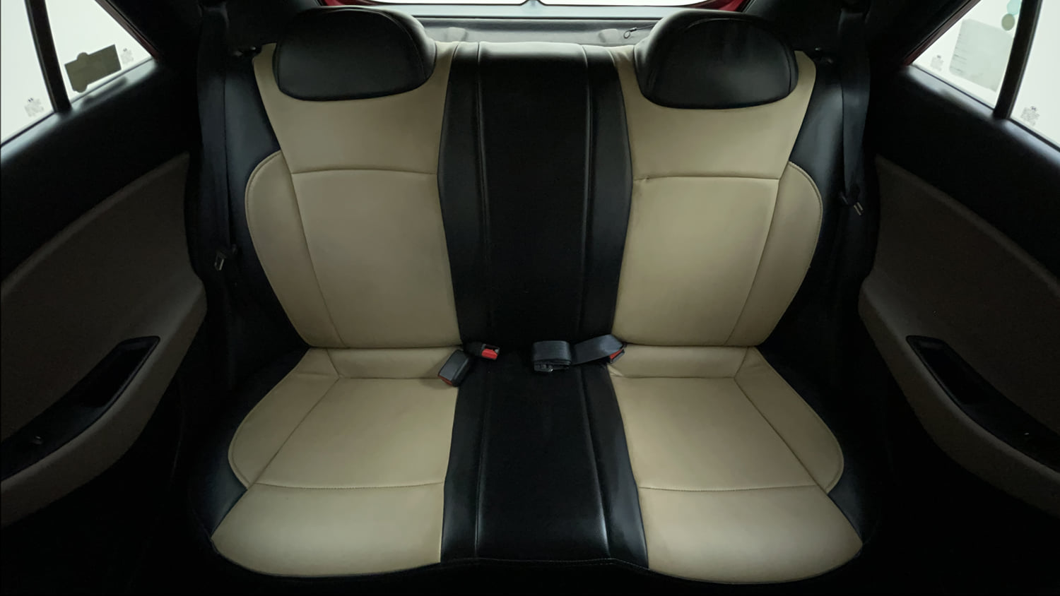 Used 2016 Hyundai Elite i20 Sportz 1.2 Petrol Manual interior REAR SEAT CONDITION VIEW