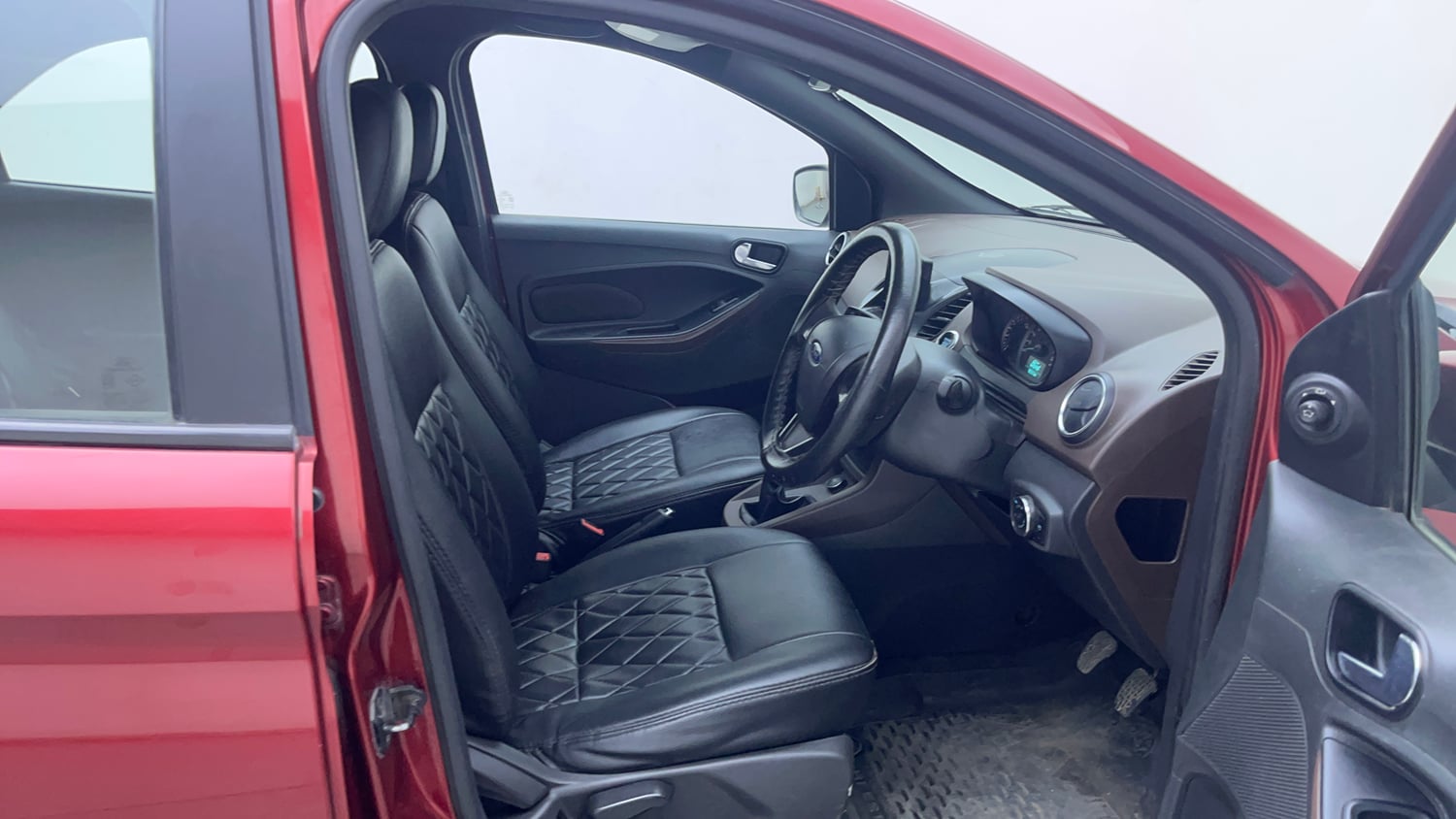 Used 2019 Ford Freestyle Titanium 1.2 Ti-VCT Petrol Manual interior RIGHT SIDE FRONT DOOR CABIN VIEW