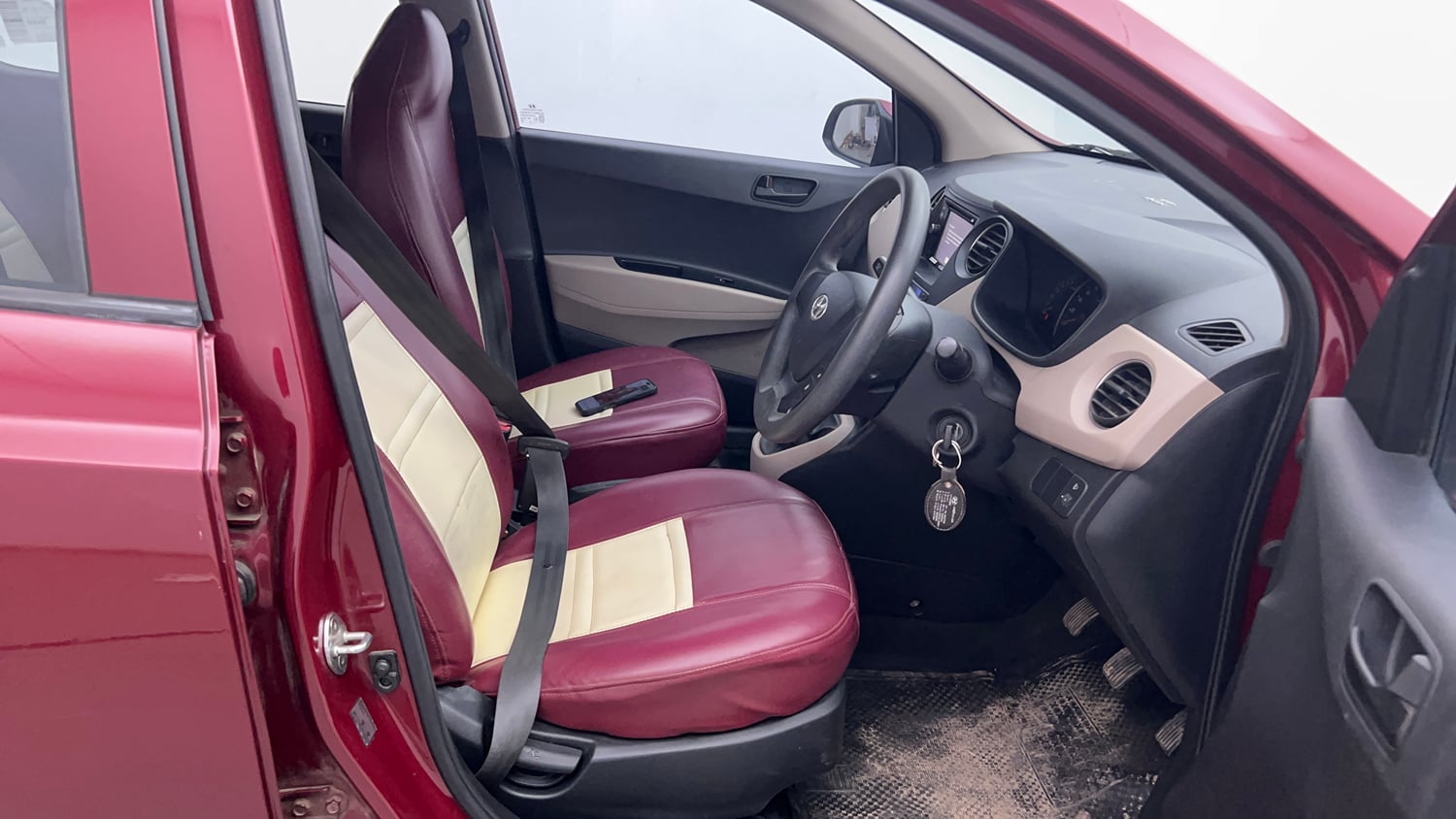 Used 2015 Hyundai Grand i10 Magna 1.2 Kappa VTVT Petrol Manual interior RIGHT SIDE FRONT DOOR CABIN VIEW