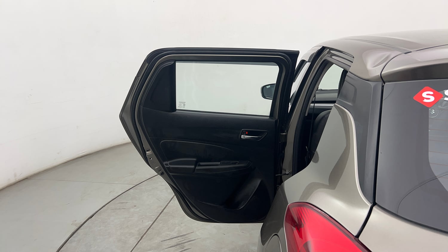 Used 2022 Maruti Suzuki Swift ZXi Petrol Manual interior LEFT REAR DOOR OPEN VIEW