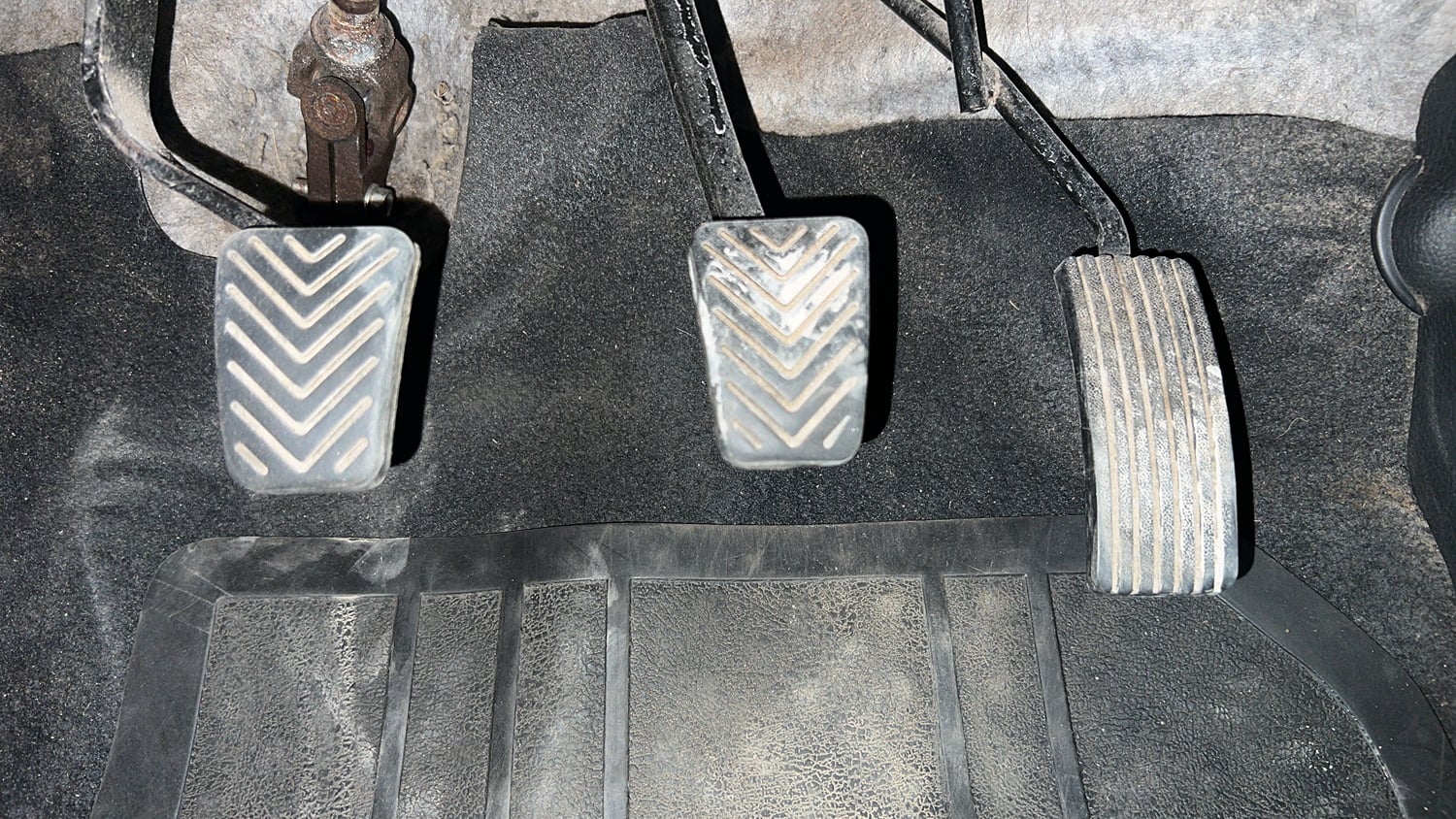 Used 2015 Hyundai Eon Magna Petrol Manual interior PEDALS VIEW