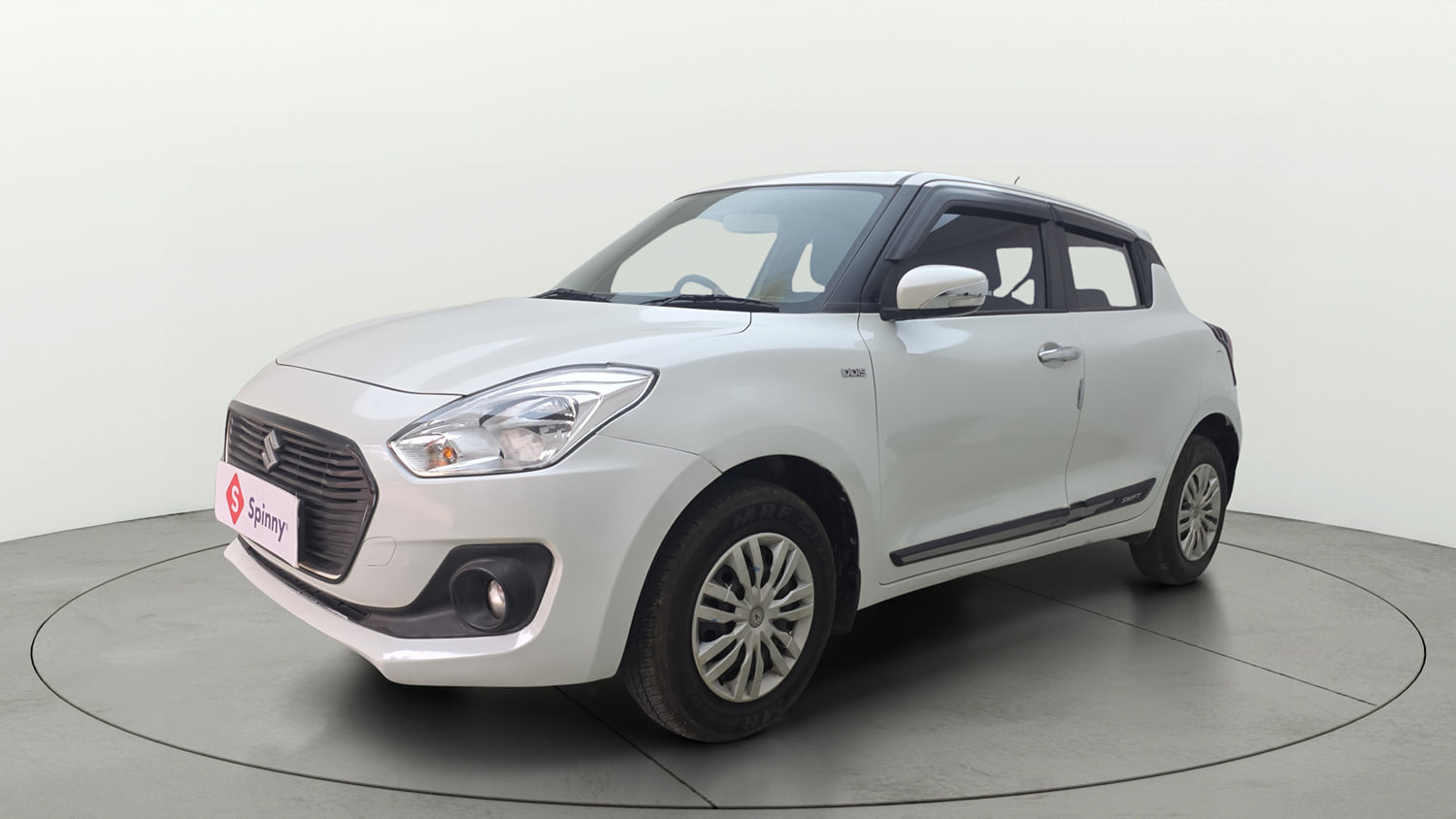 Used 2018 Maruti Suzuki Swift VDi Diesel Manual exterior LEFT FRONT CORNER VIEW