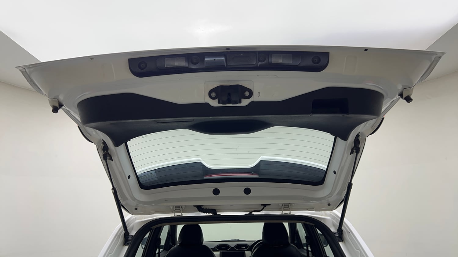Used 2023 Nissan Magnite XE Petrol Manual interior DICKY DOOR OPEN VIEW