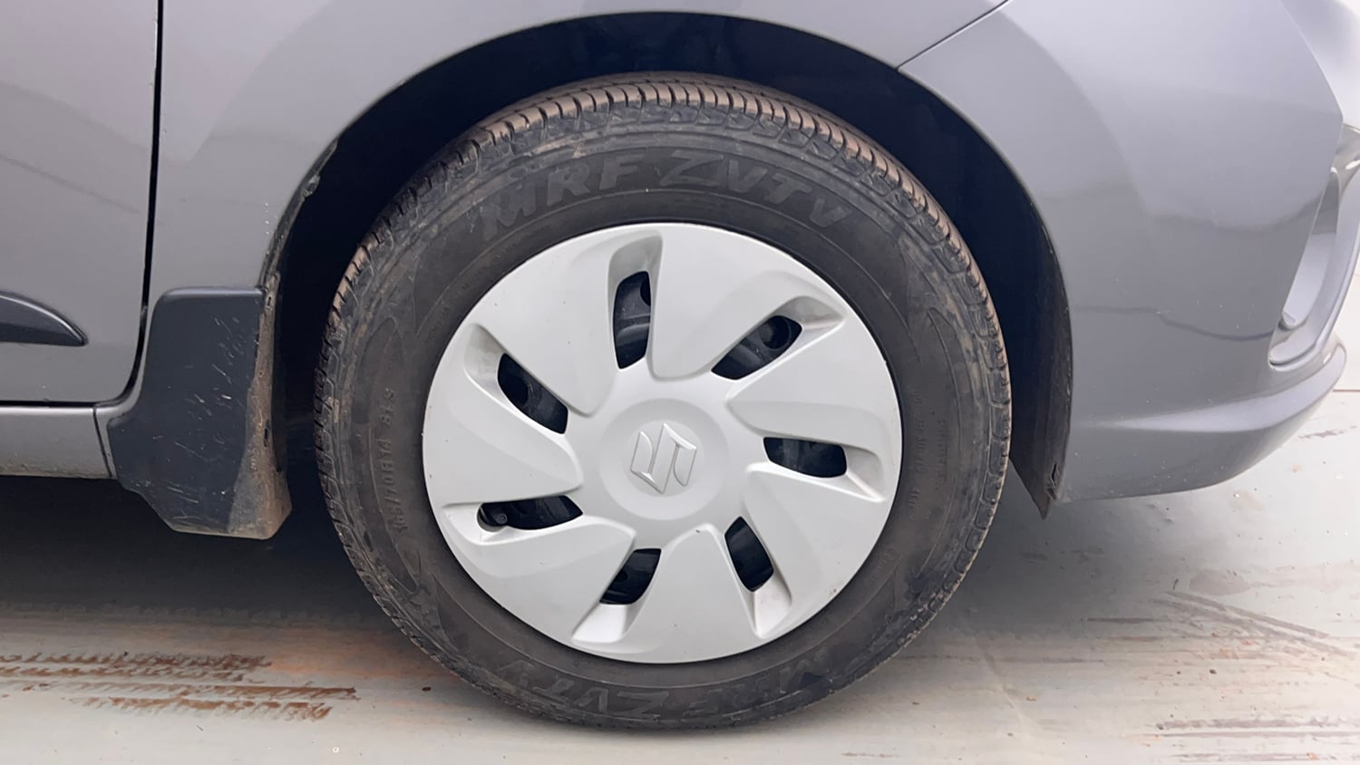 Used 2019 Maruti Suzuki Celerio ZXi (O) AMT Petrol Automatic tyres RIGHT FRONT TYRE RIM VIEW