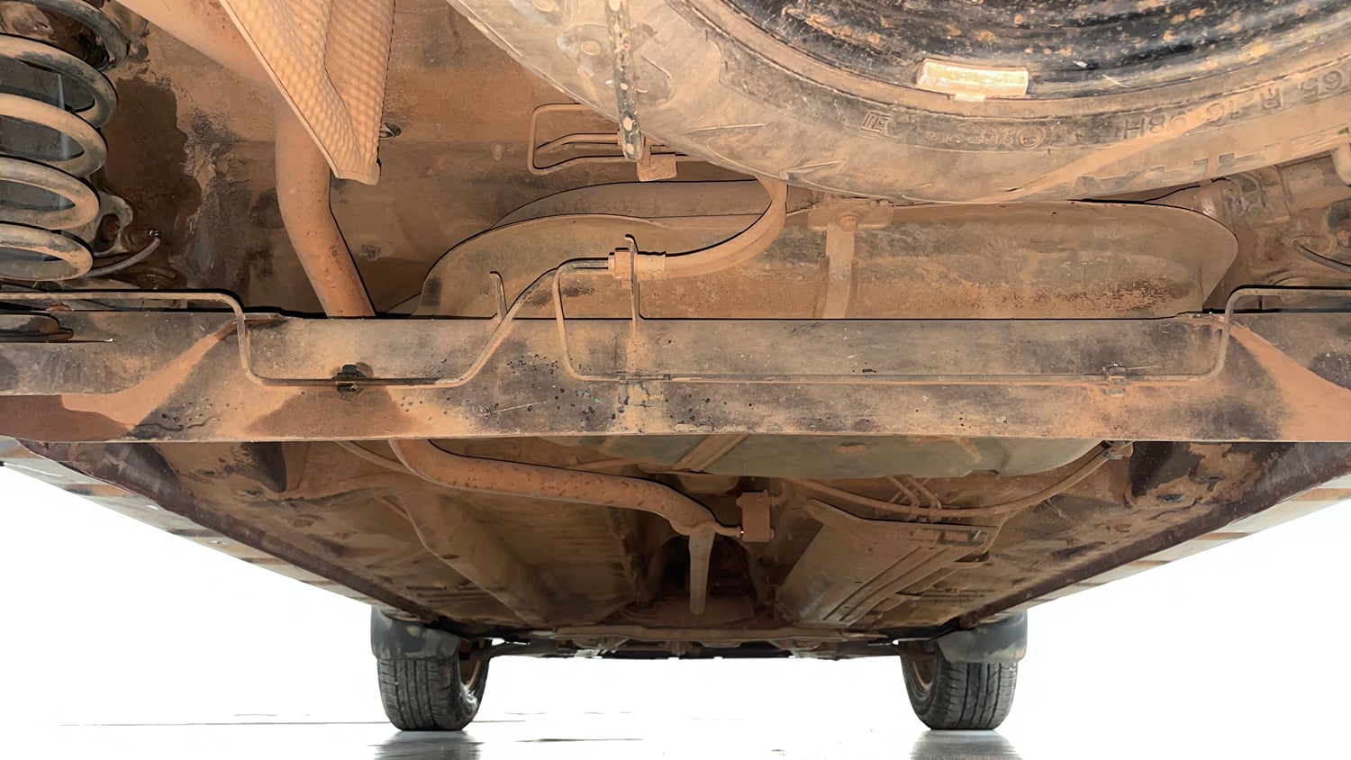 Used 2016 Renault Duster 85 PS RXS 4X2 MT Diesel Diesel Manual extra REAR UNDERBODY VIEW (TAKEN FROM REAR)