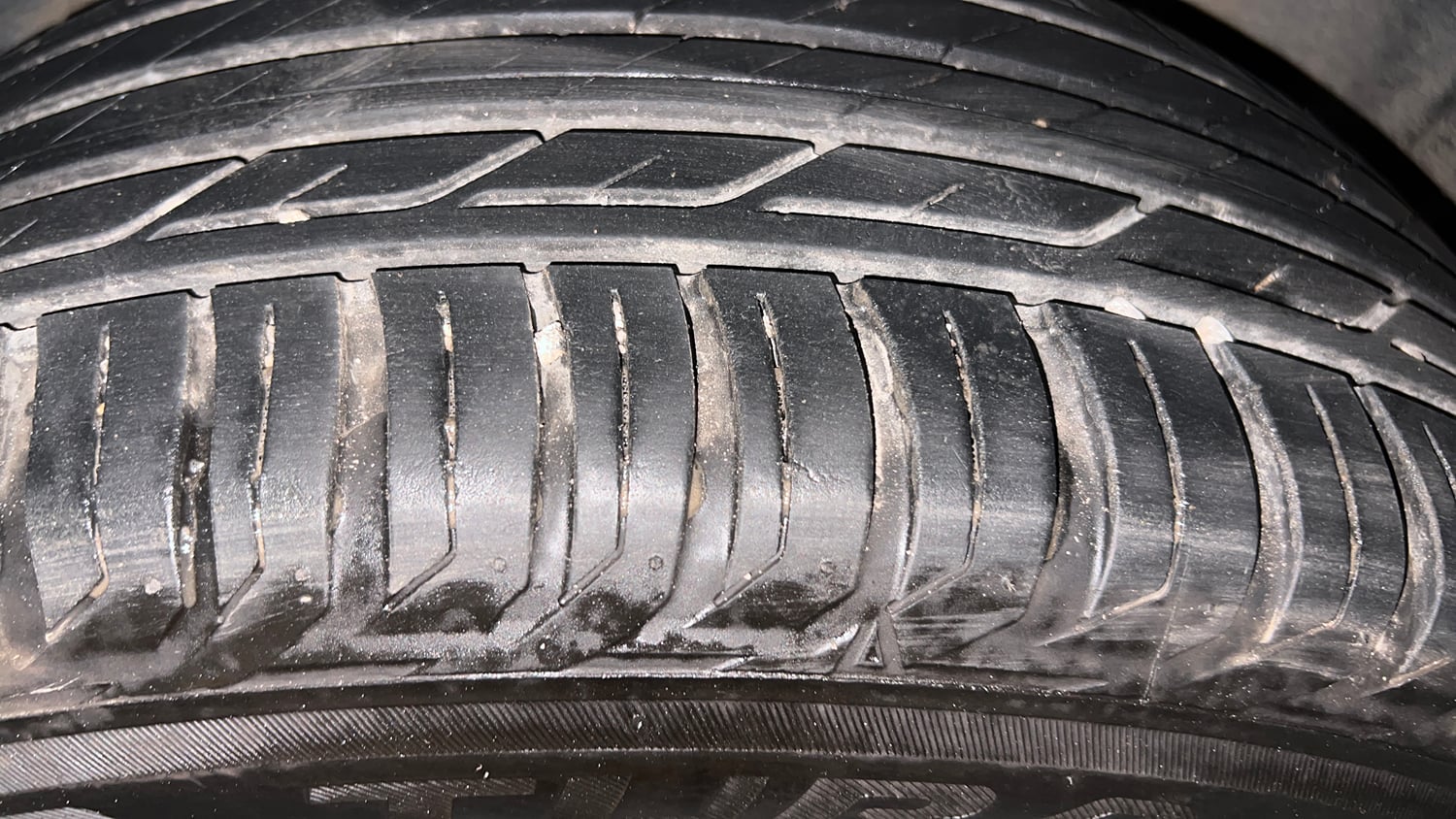 Used 2024 Toyota Urban Cruiser Hyryder V Hybrid Dual Tone Hybrid Automatic tyres LEFT REAR TYRE TREAD VIEW