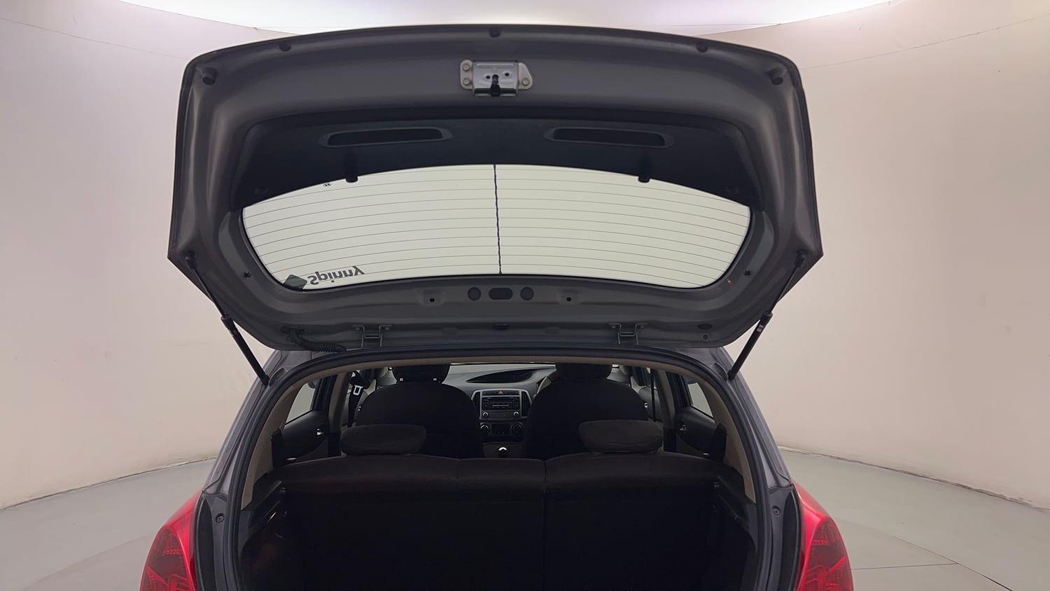 Used 2014 Hyundai i20 Sportz 1.2 Petrol Manual interior DICKY DOOR OPEN VIEW