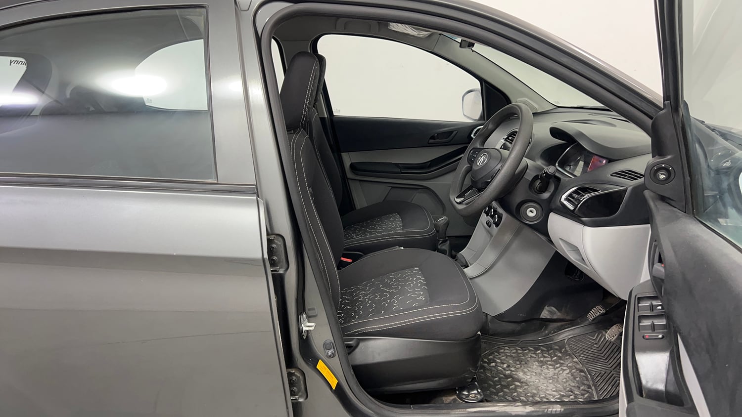 Used 2021 Tata Tiago XT Petrol Manual interior RIGHT SIDE FRONT DOOR CABIN VIEW