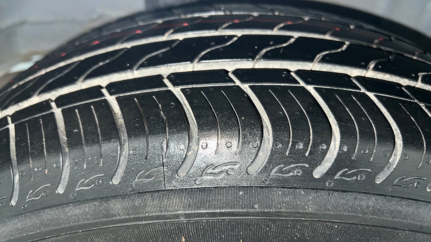Used 2023 Honda Amaze VX 1.2 Petrol MT Petrol Manual tyres RIGHT REAR TYRE TREAD VIEW