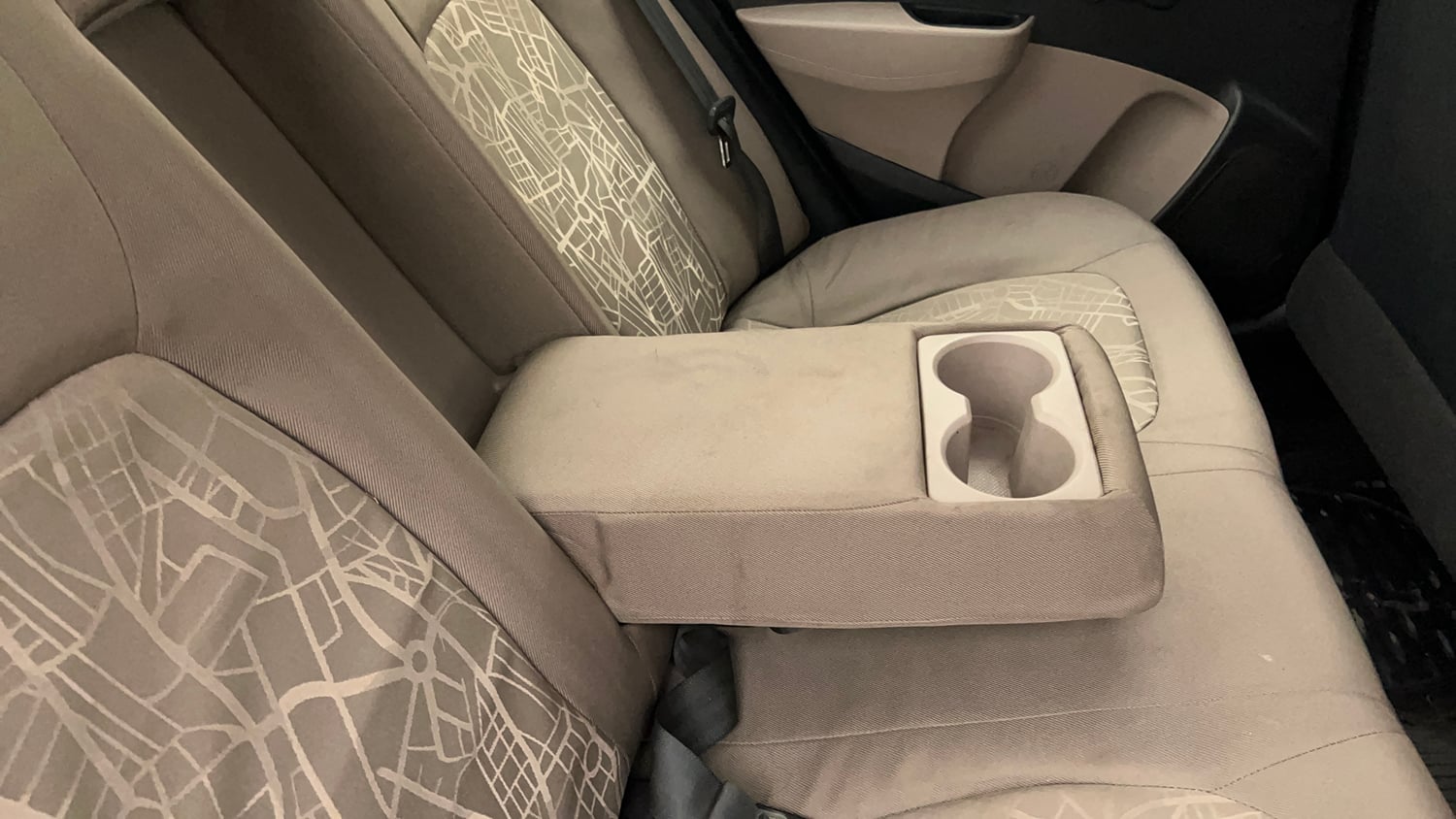 Used 2014 Hyundai Xcent Base 1.2 Petrol Manual top_features Rear seat centre arm rest